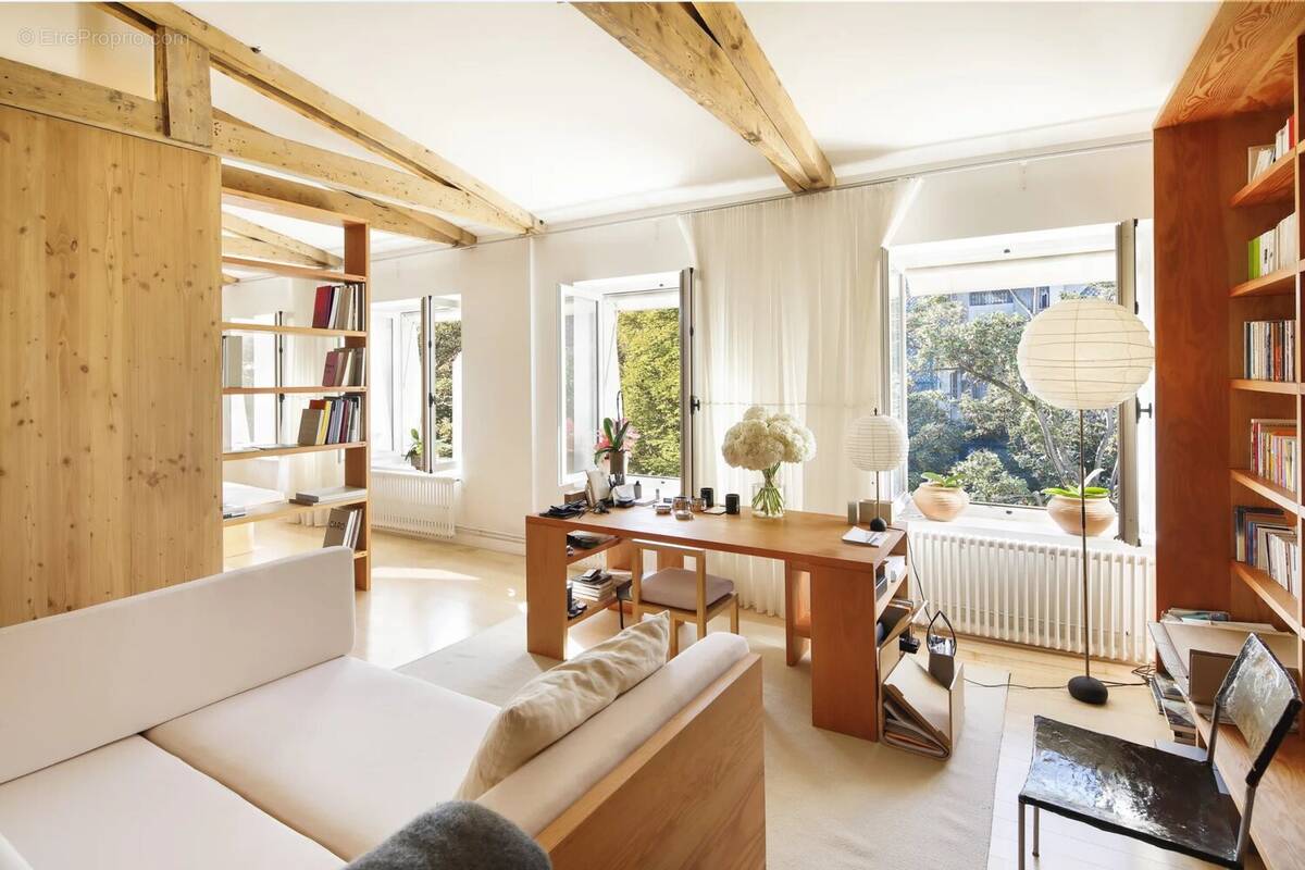 Appartement à PARIS-7E