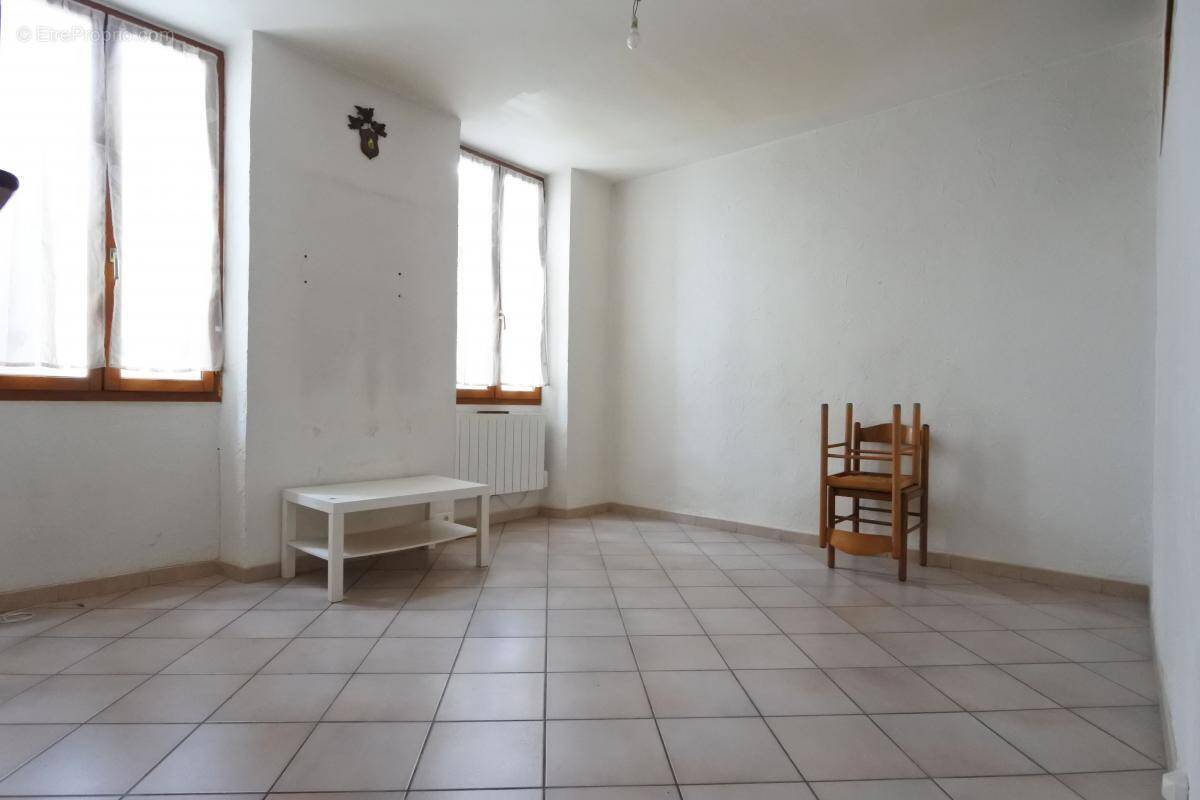 Appartement à MARSEILLE-3E