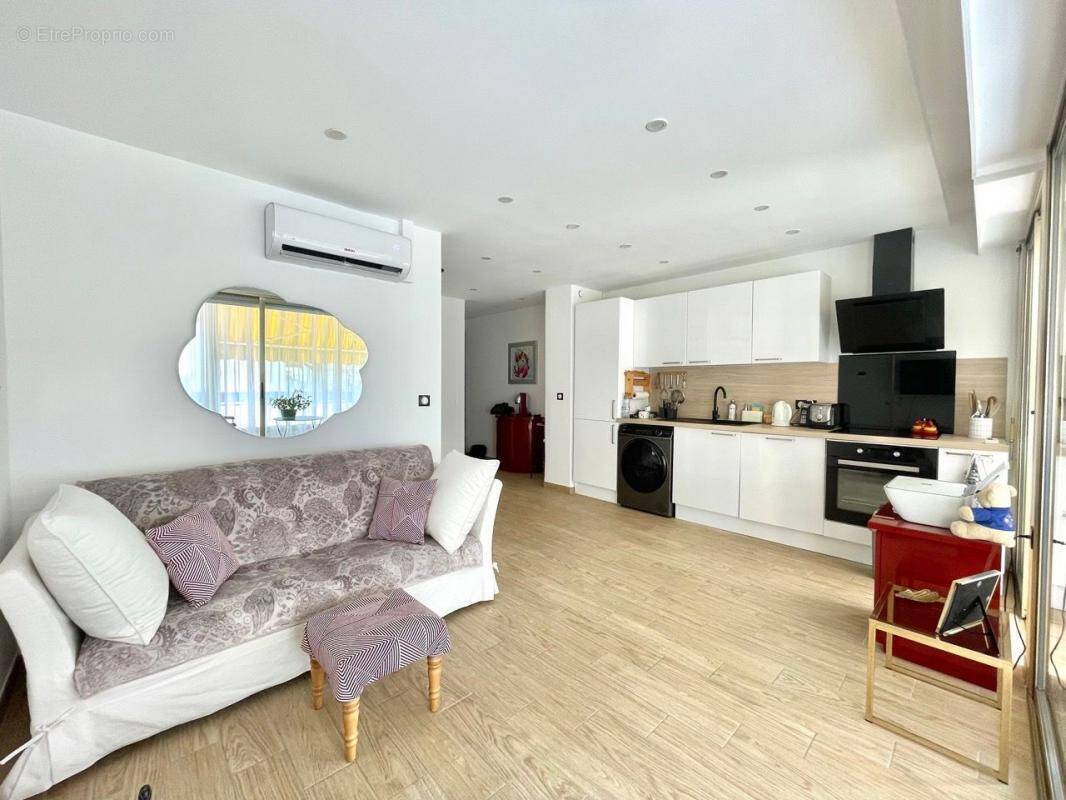 Appartement à MANDELIEU-LA-NAPOULE