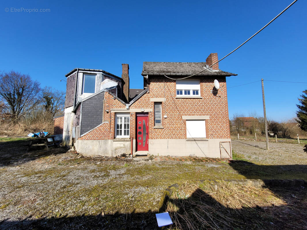 Maison à AVESNELLES
