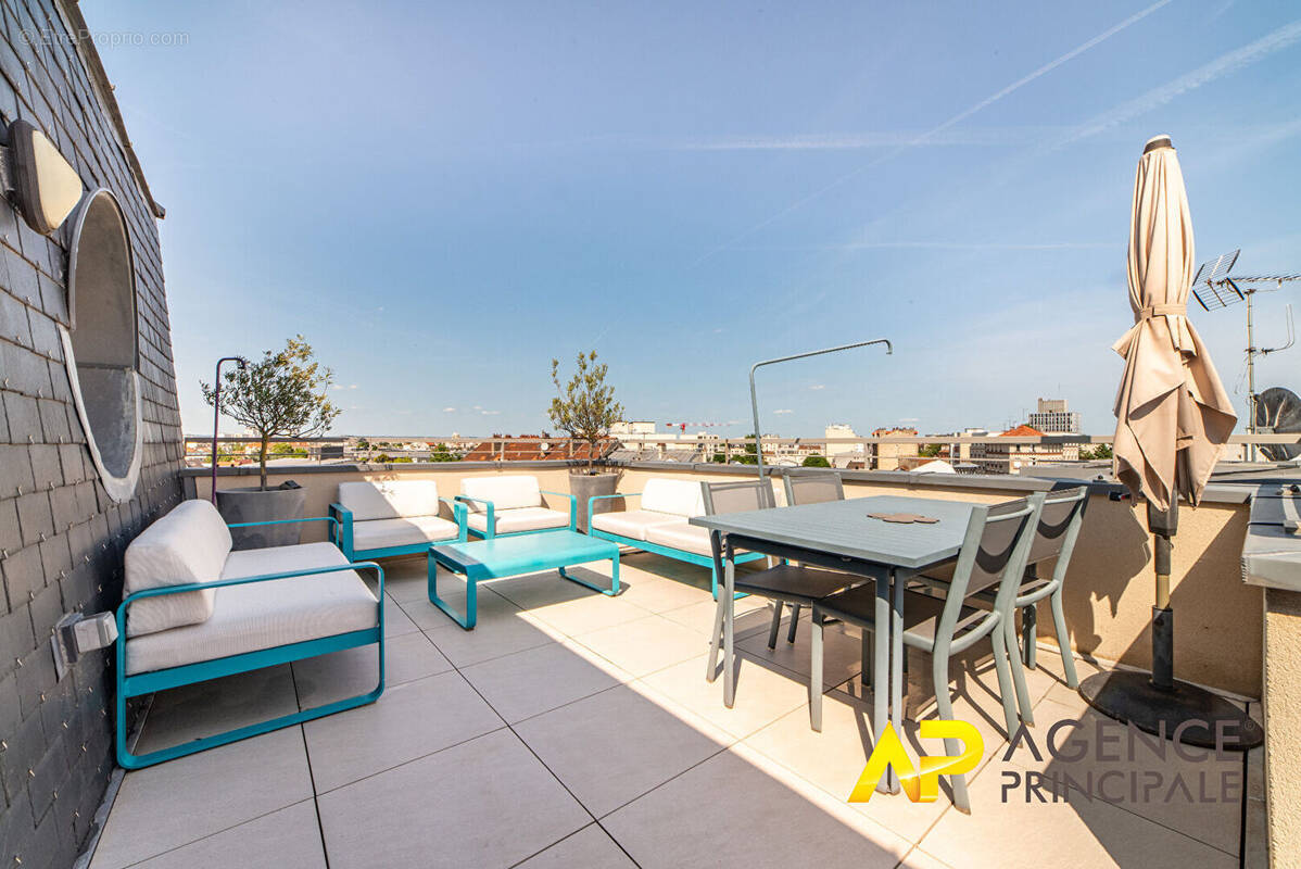 Appartement à LA GARENNE-COLOMBES