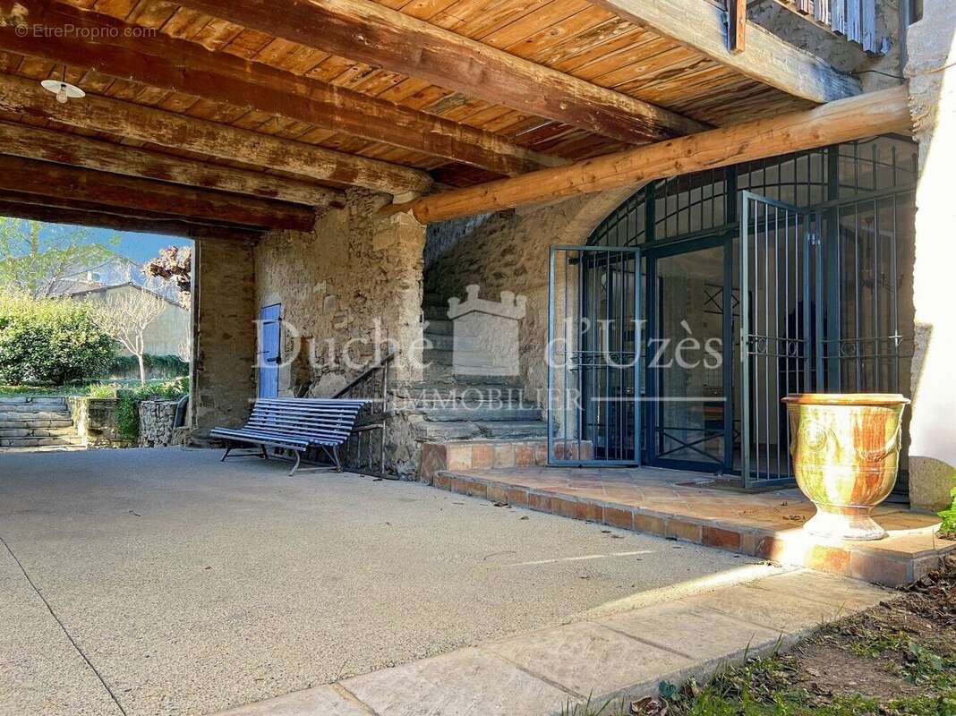 Photo 3 - Maison à LAUDUN-L&#039;ARDOISE