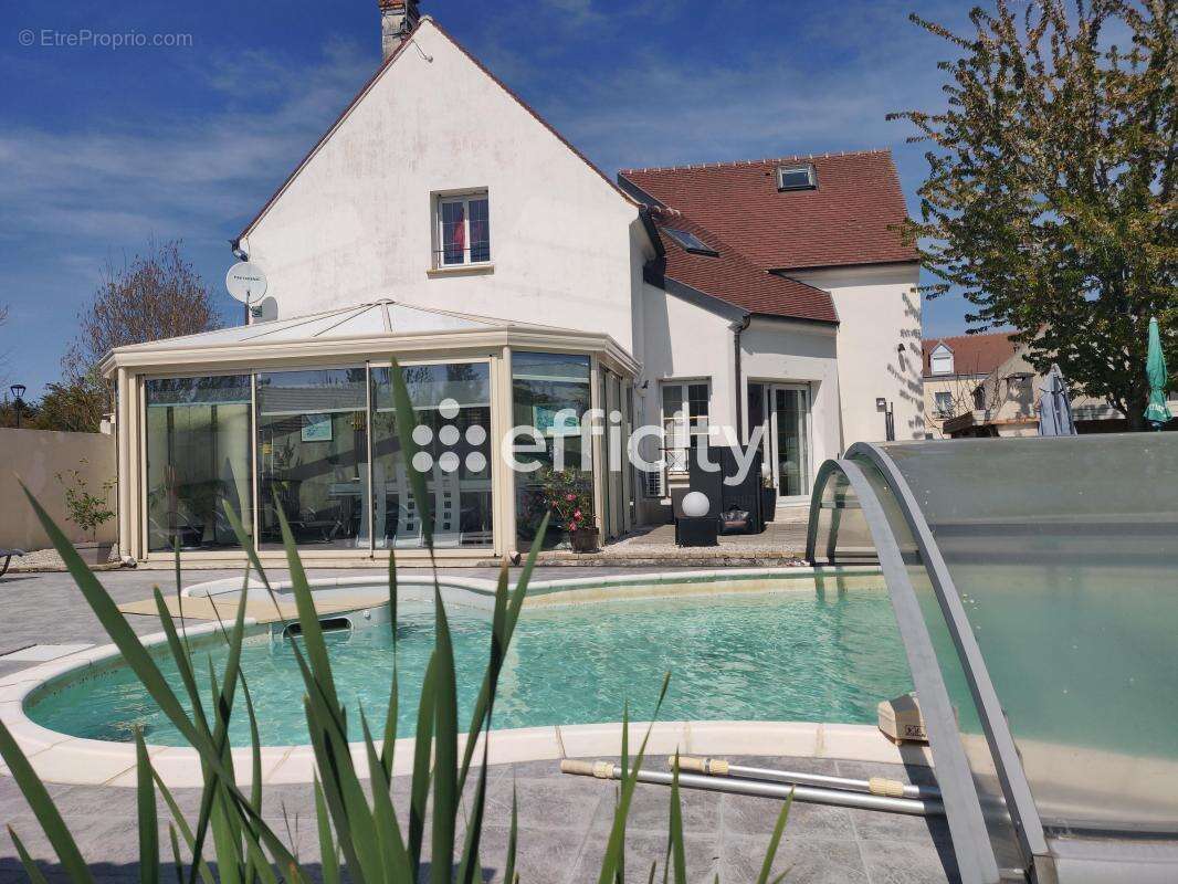 Maison à LE MESNIL-AMELOT
