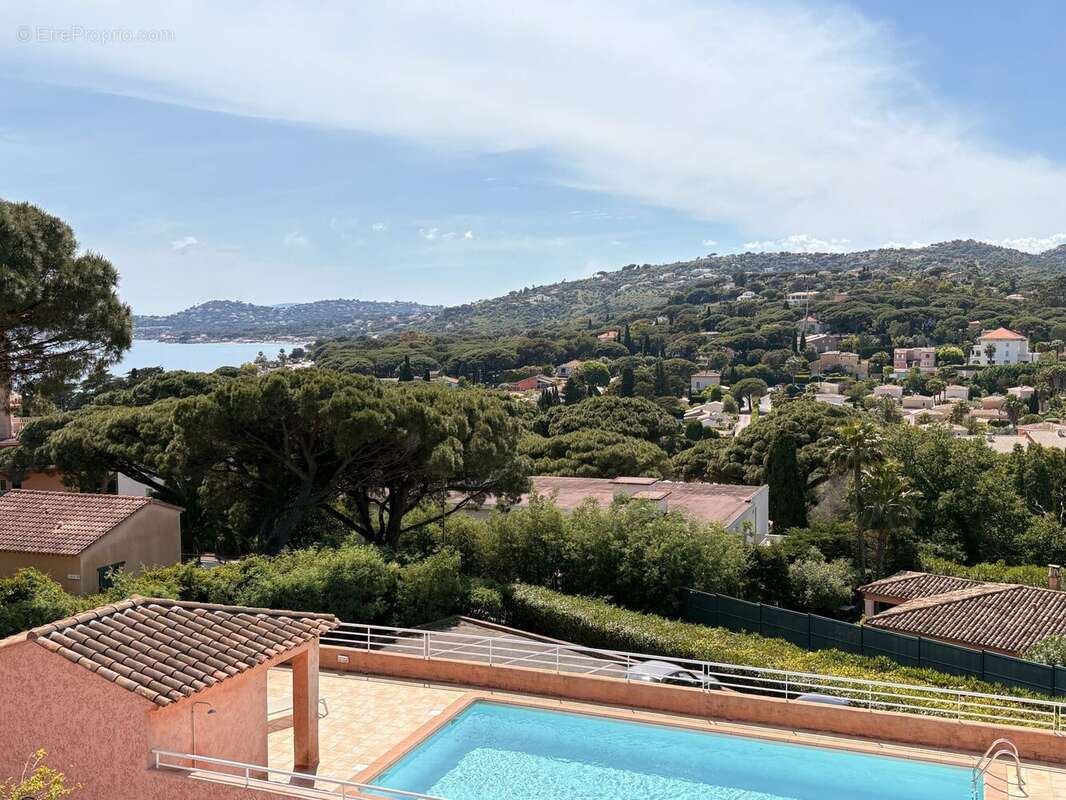 Appartement à ROQUEBRUNE-SUR-ARGENS