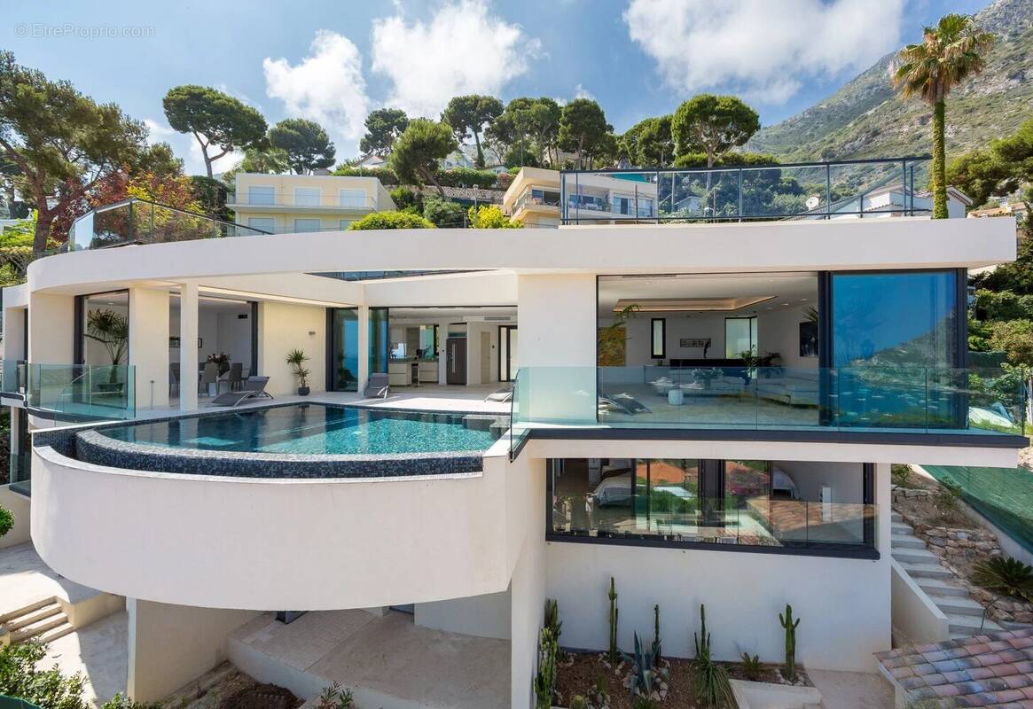 Maison à EZE