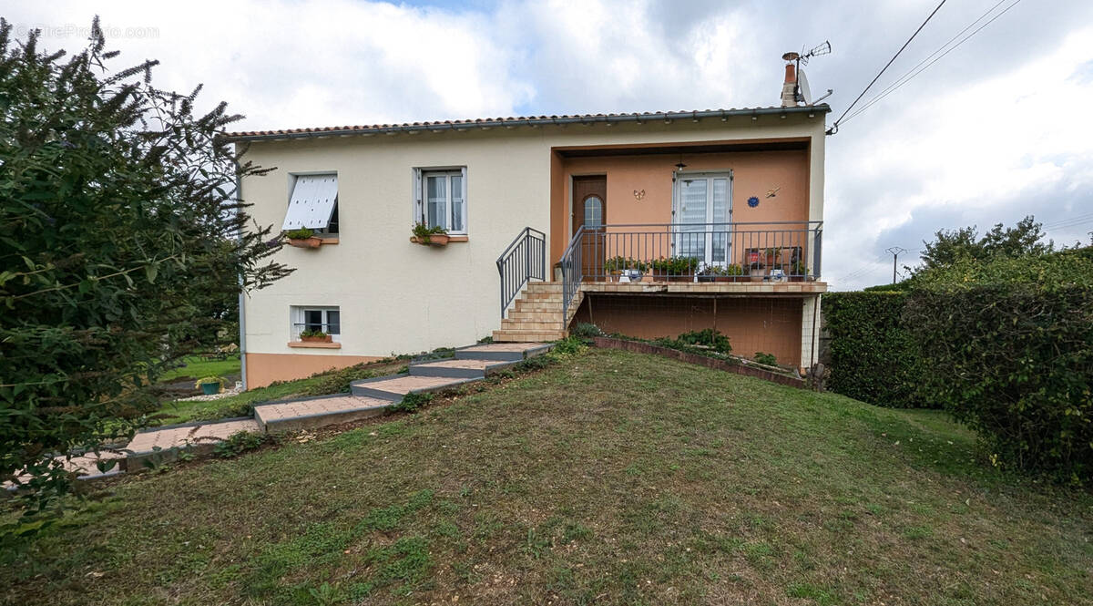 Maison à COULON