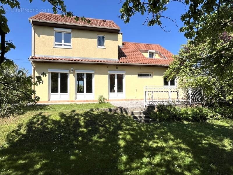Maison à MEYZIEU