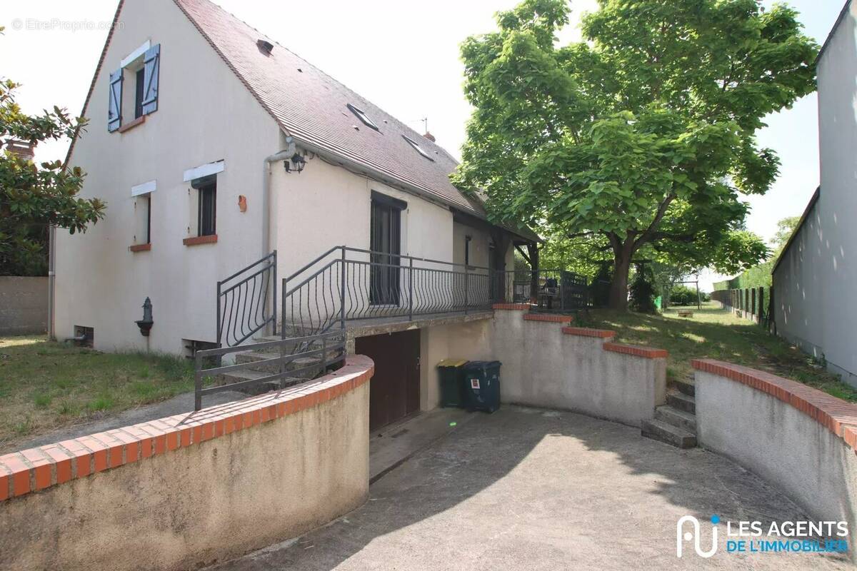 Maison à CHAINGY