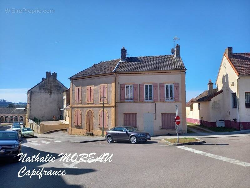Appartement à EPINAC