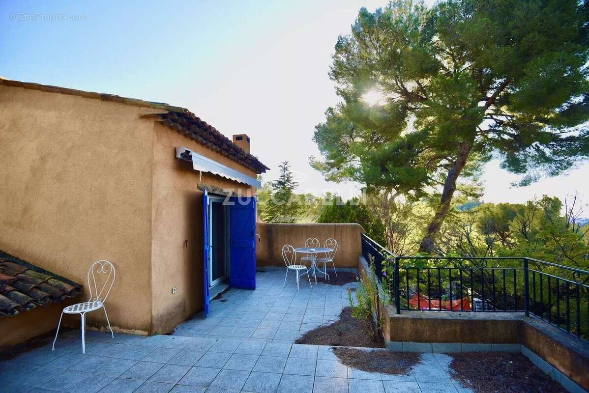 Maison à COLOMARS