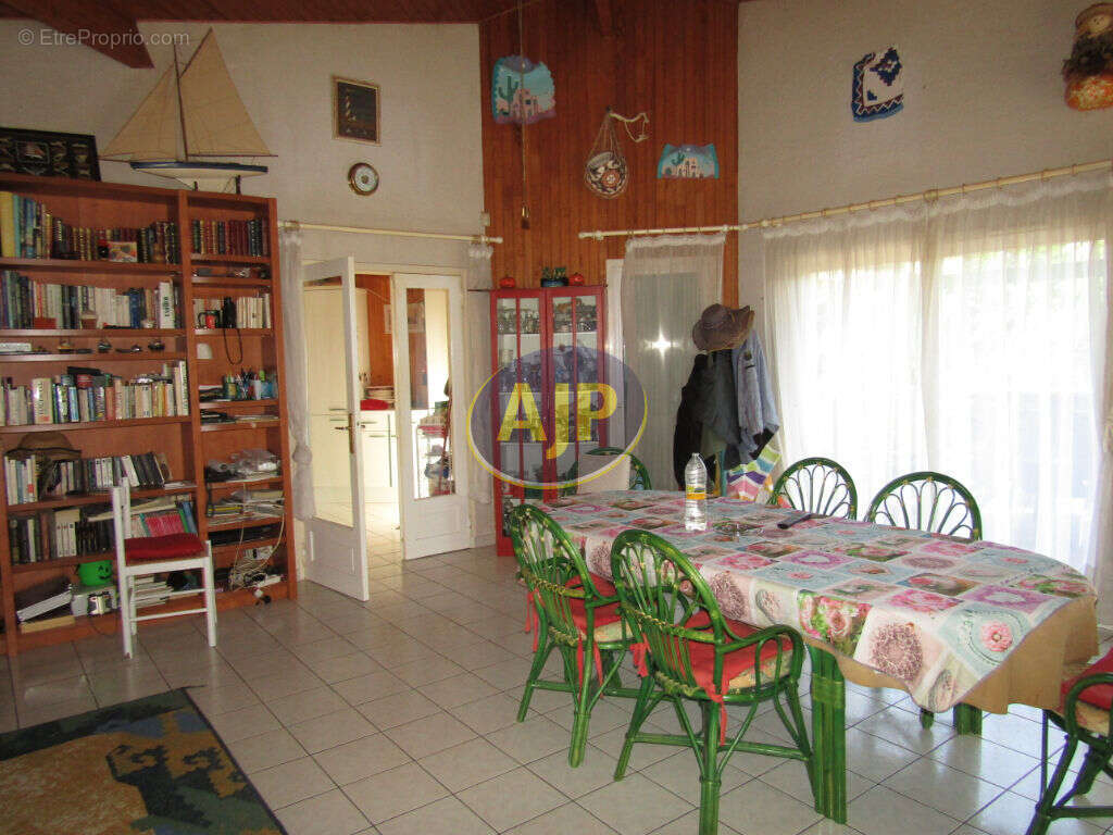 Maison à LACANAU
