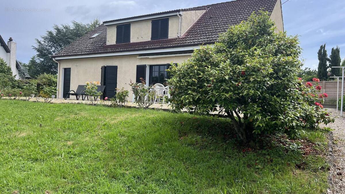 Photo 1 - Maison à LA TOUR-DE-SALVAGNY