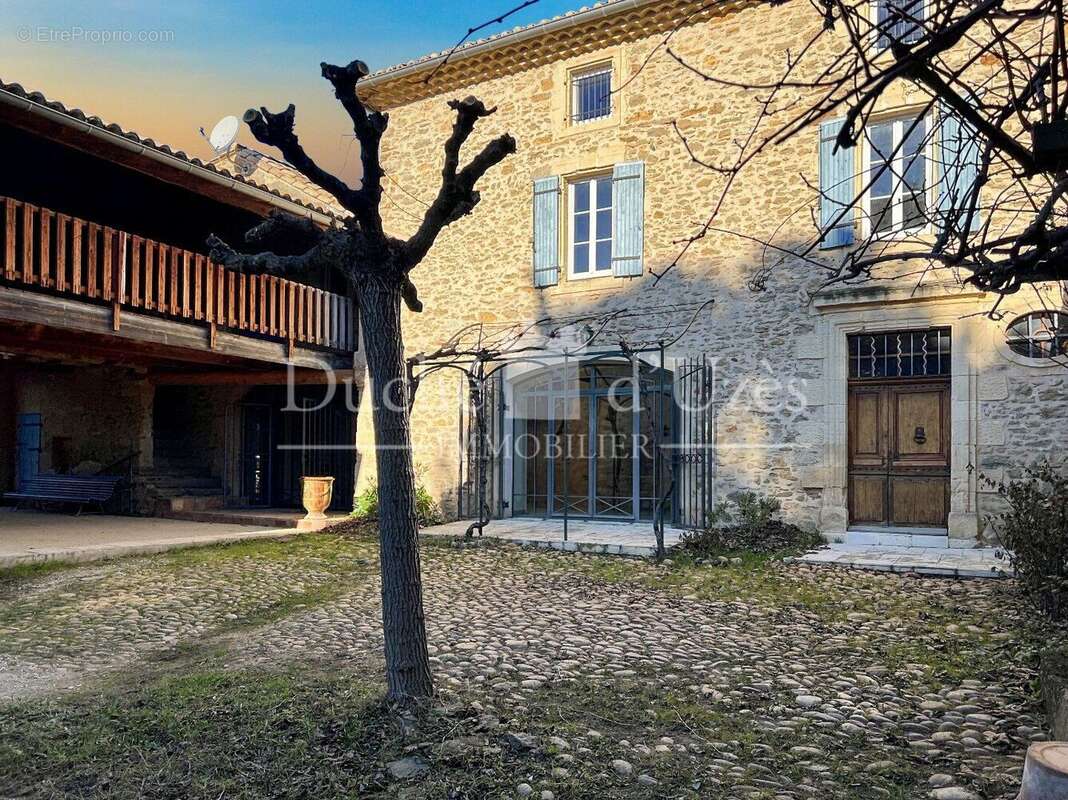 Photo 5 - Maison à LAUDUN-L&#039;ARDOISE