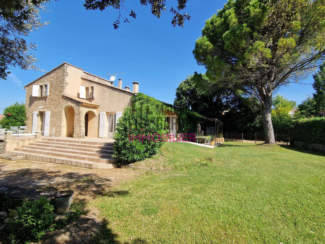 Maison à L&#039;ISLE-SUR-LA-SORGUE