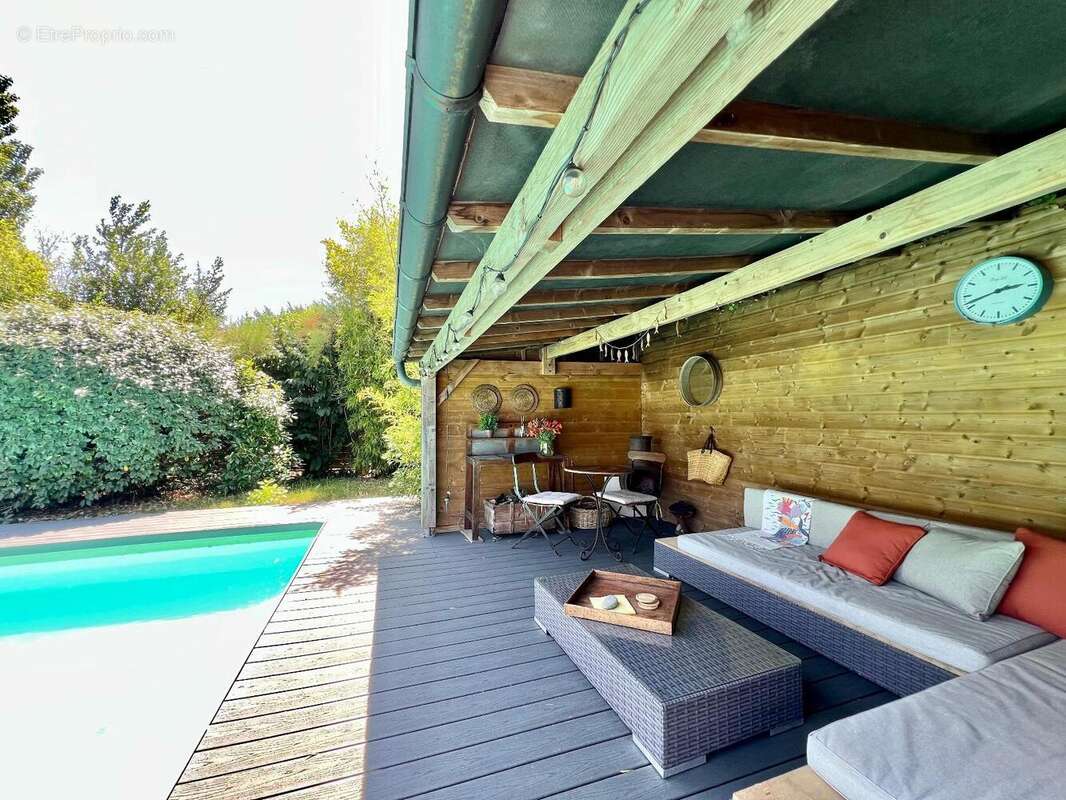   - Maison à ECOUFLANT