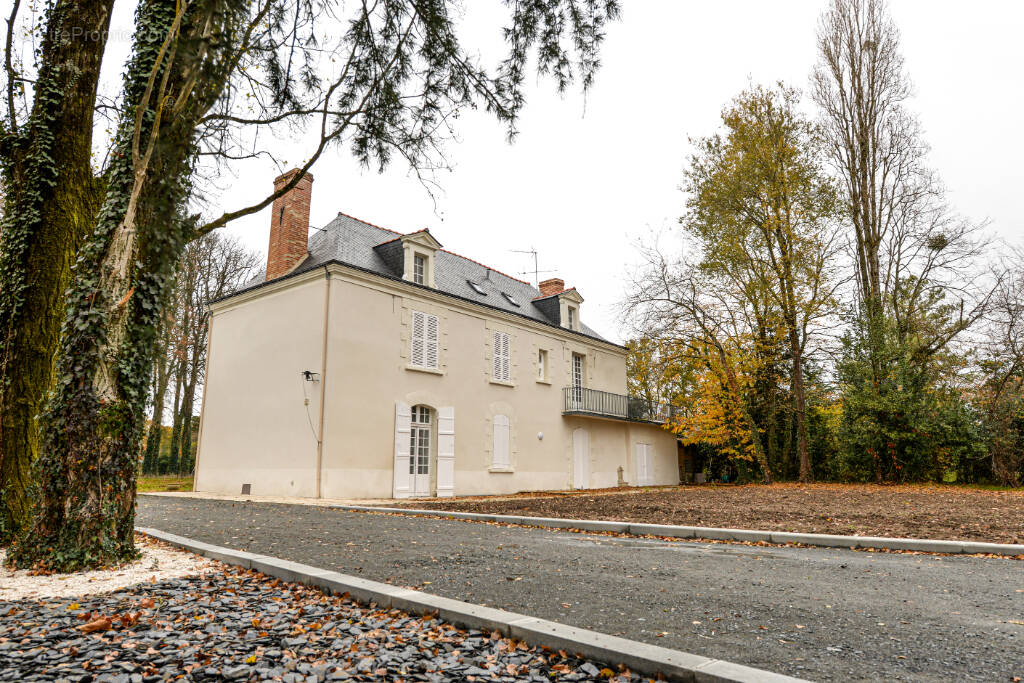Maison à SAINT-BARTHELEMY-D&#039;ANJOU