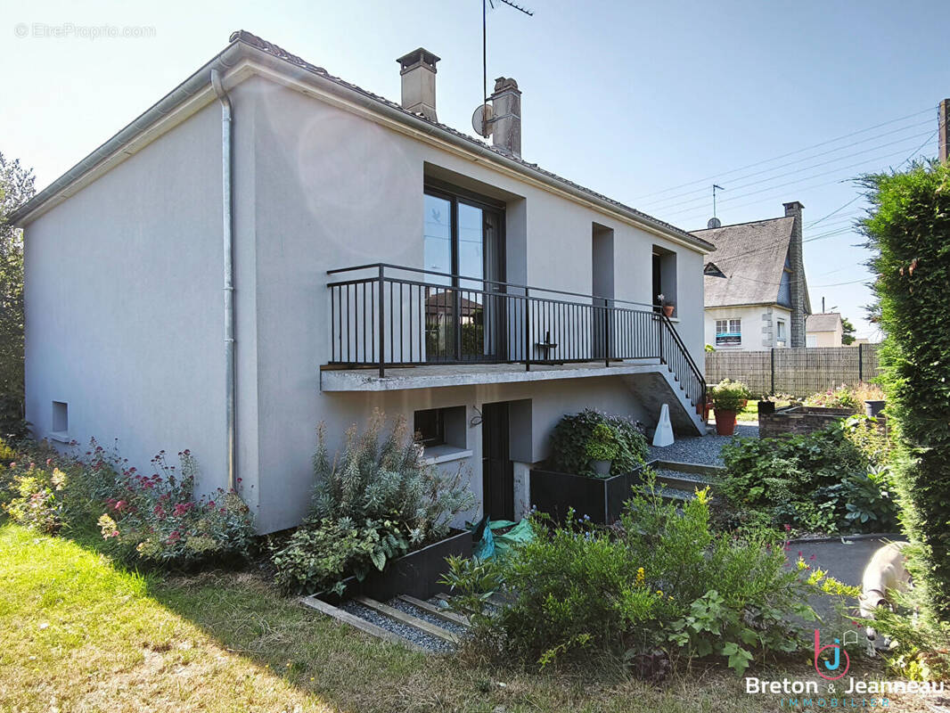Maison à VILLAINES-LA-JUHEL