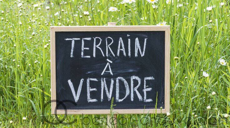 Terrain à SURZUR