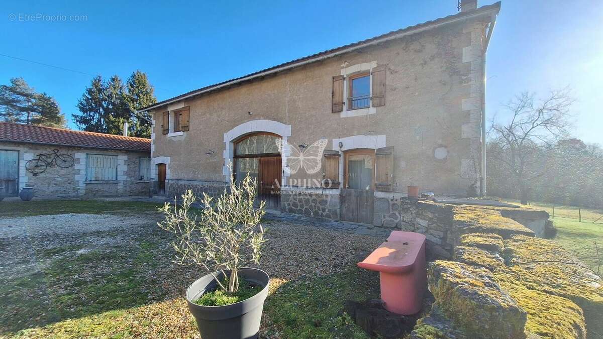 Maison à NONTRON