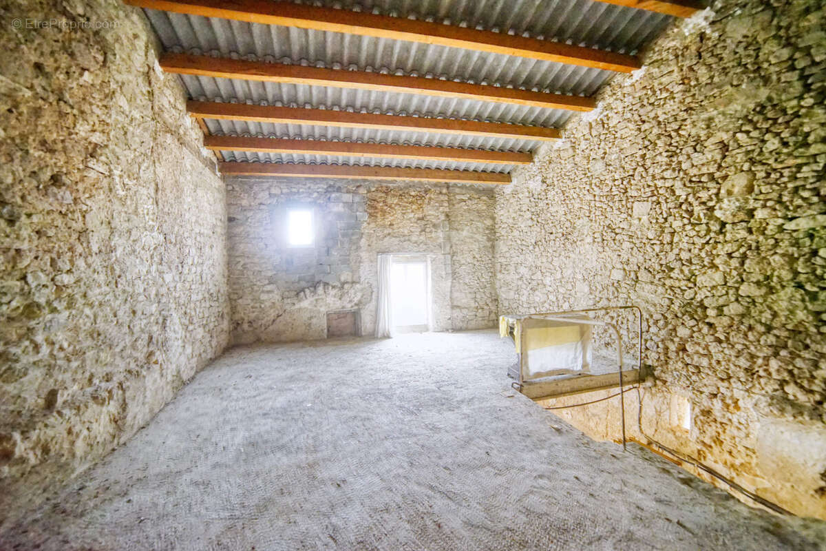 Maison à CUCURON