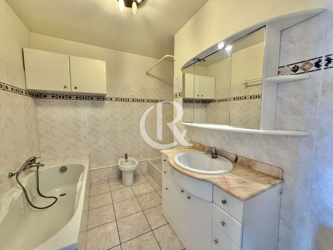 Appartement à HYERES