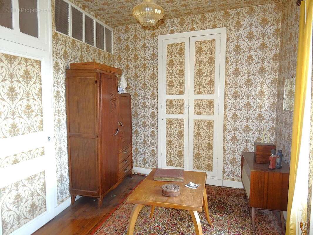   - Maison à THOUARS