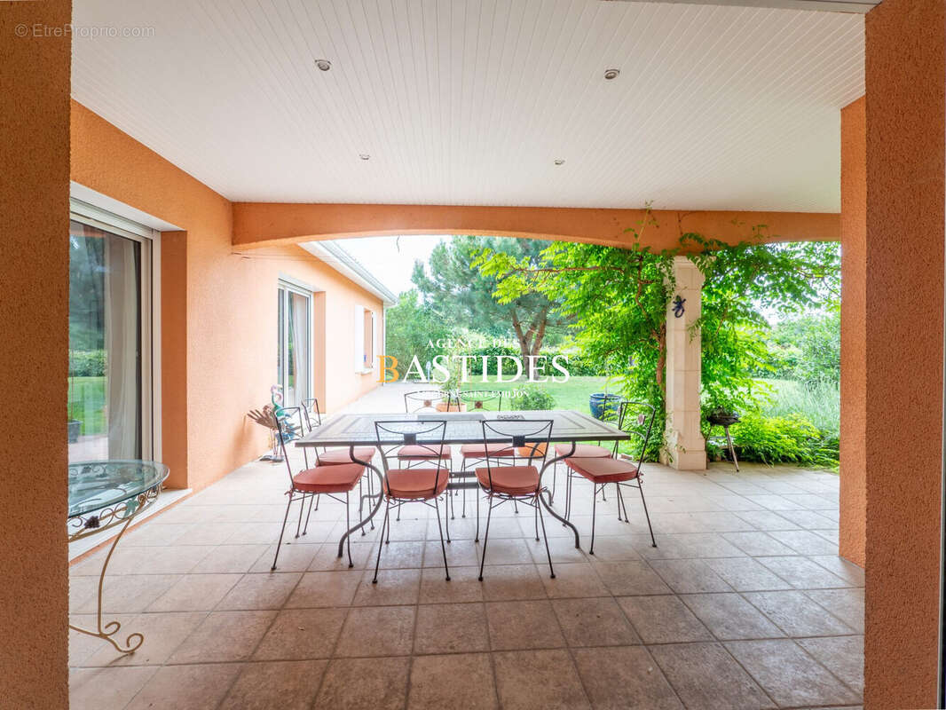 Maison à FRONSAC