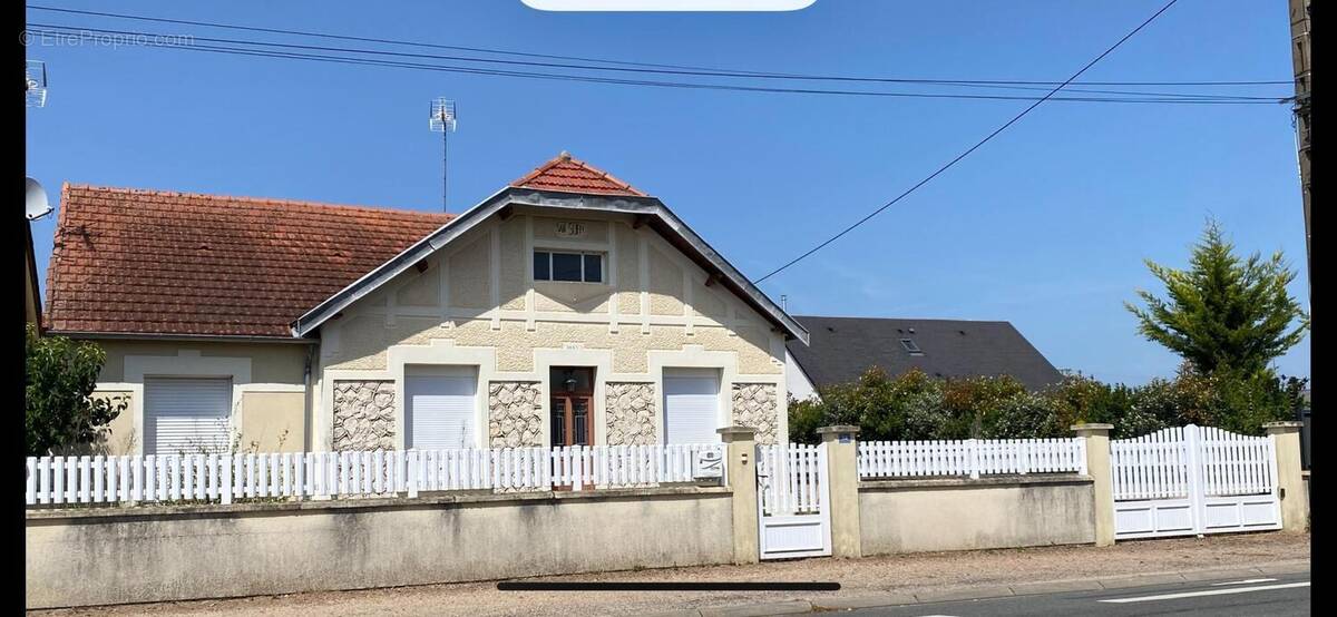 Photo 1 - Maison à ALLONNES