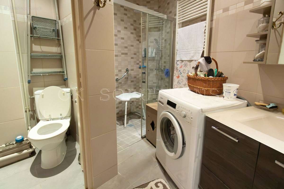 Appartement à PARIS-8E