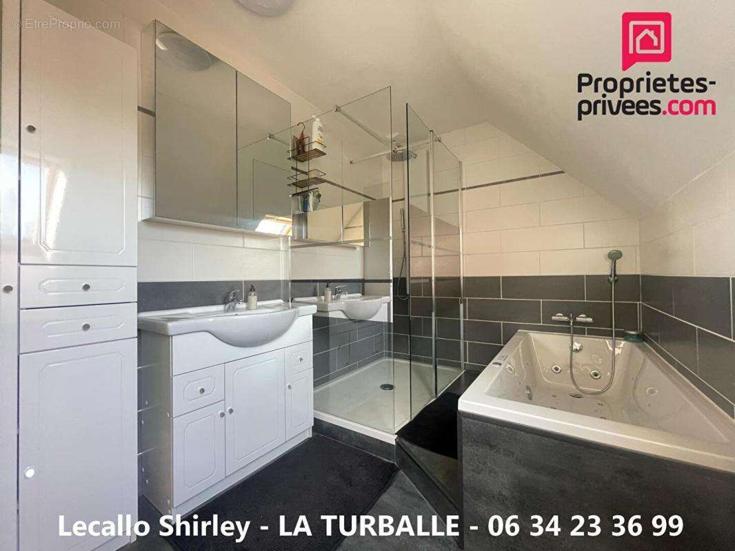 Maison à LA TURBALLE
