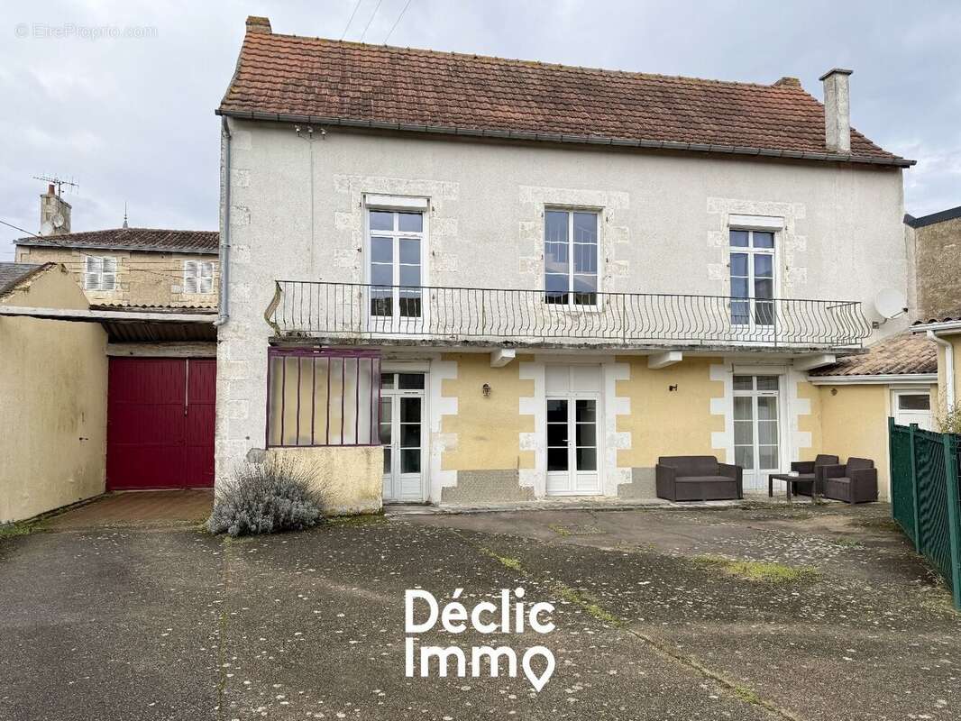 Maison à NEUVILLE-DE-POITOU