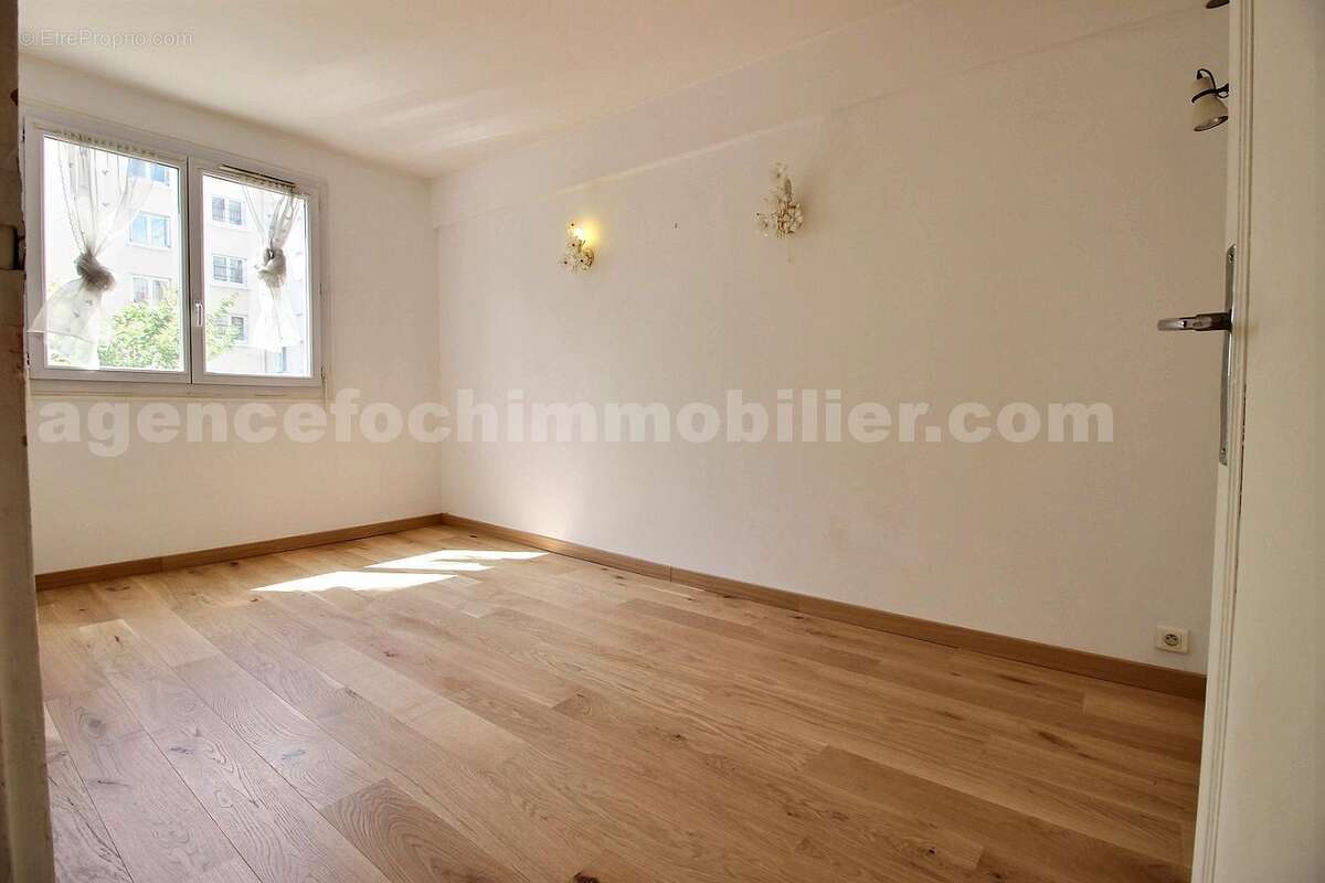 exposio_132234795 - Appartement à SAINT-MAUR-DES-FOSSES