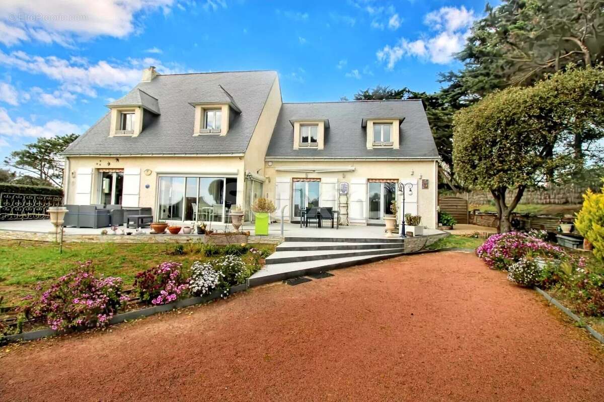Maison à LE POULIGUEN
