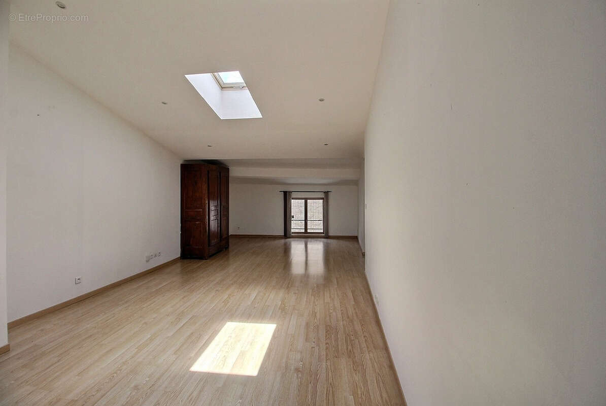 Appartement à VIOLS-LE-FORT