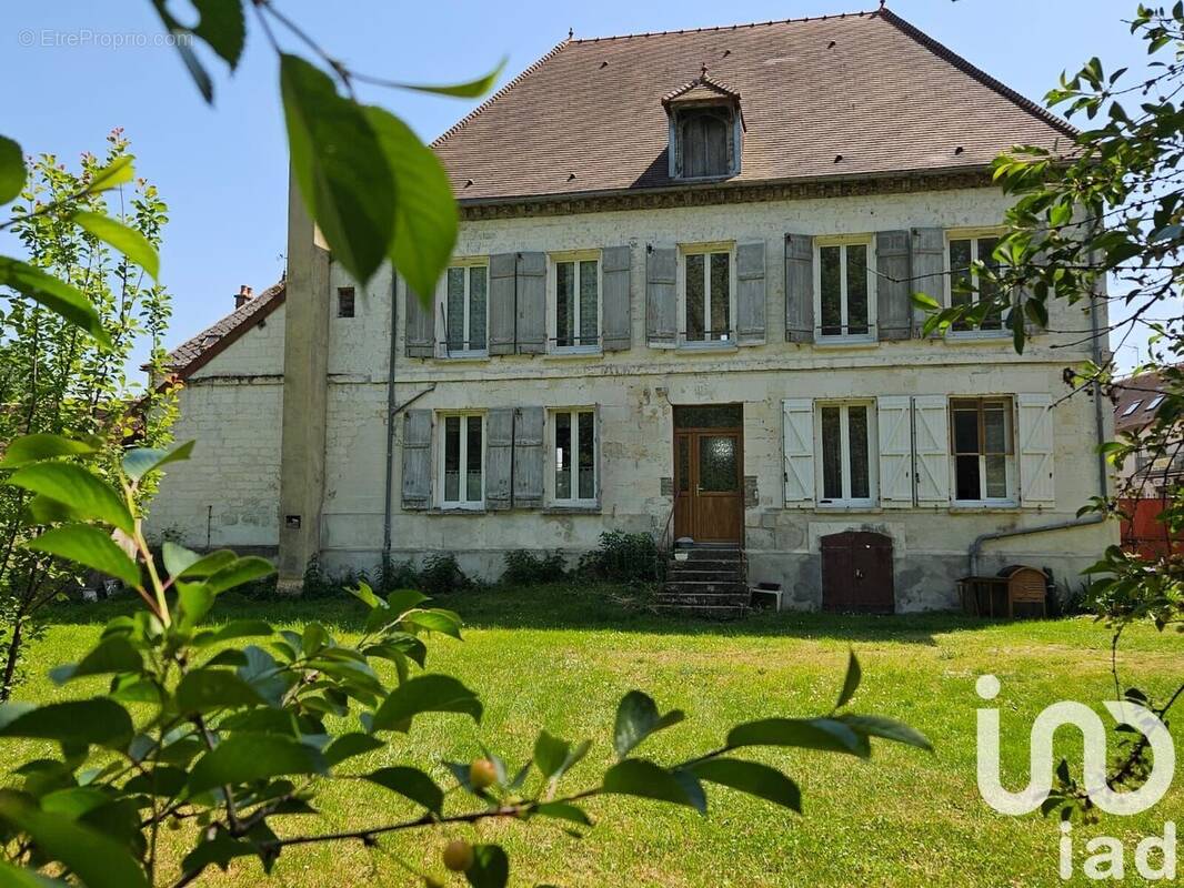 Photo 1 - Maison à ESTISSAC