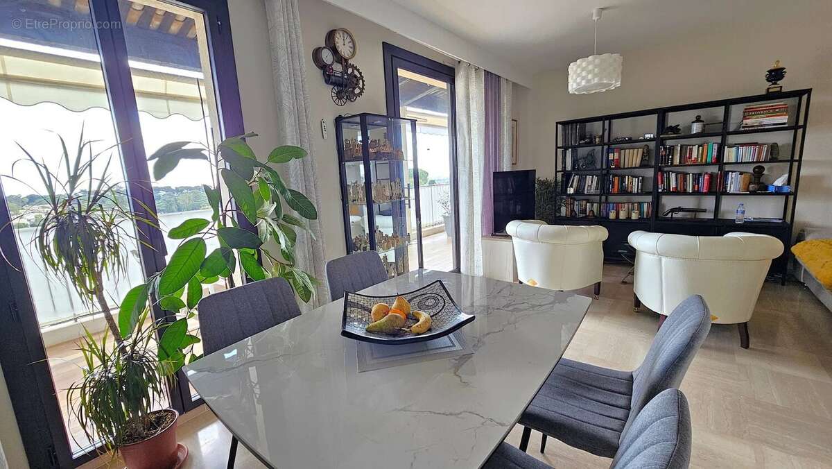 Appartement à VILLENEUVE-LOUBET