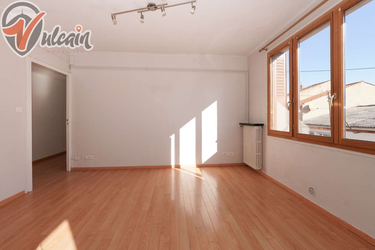 Appartement à PONT-DU-CHATEAU