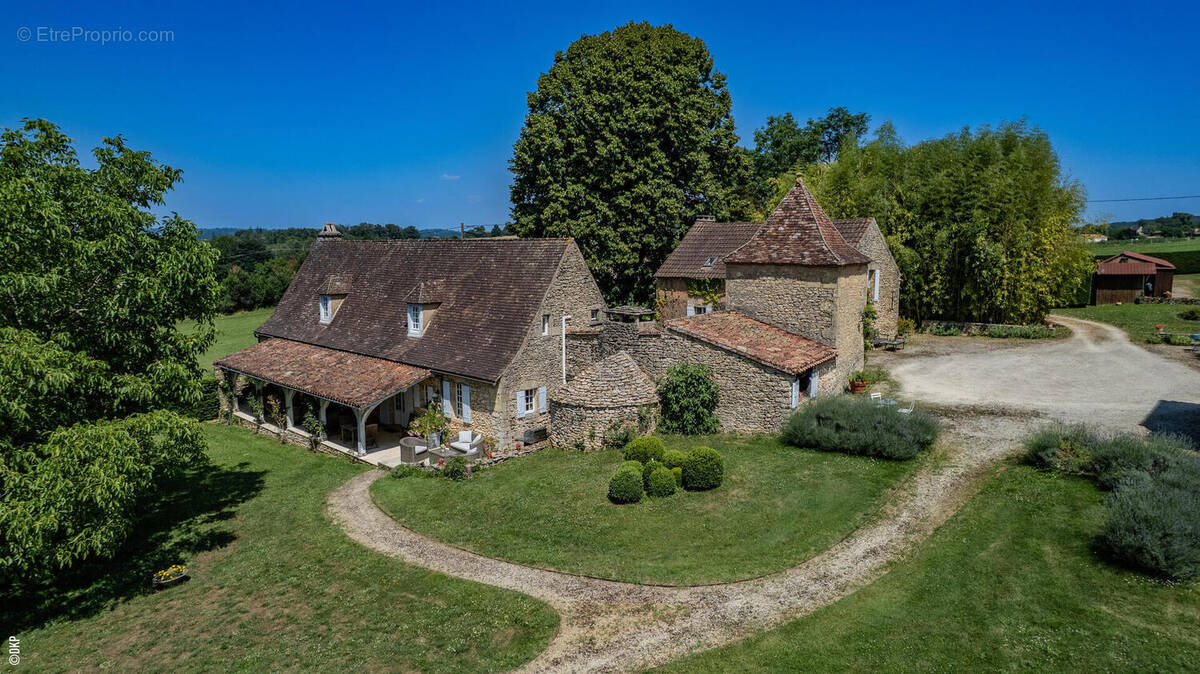 ADPAP280607 - Maison à LE BUISSON-DE-CADOUIN