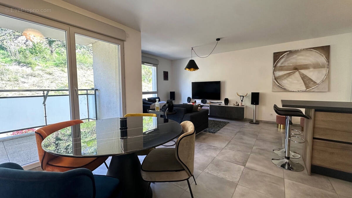 Appartement à PONT-EVEQUE