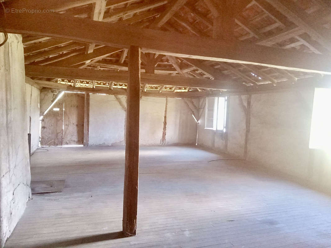 Maison à ESCOURCE