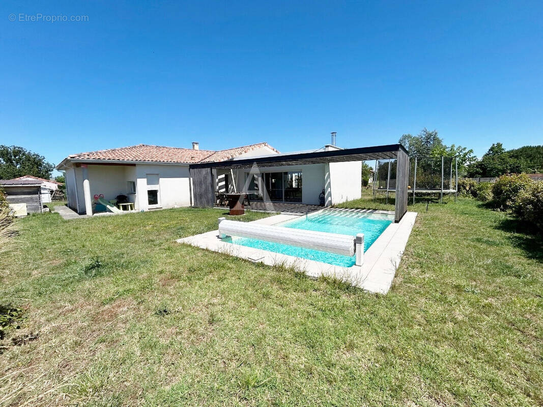 Maison à MONDONVILLE