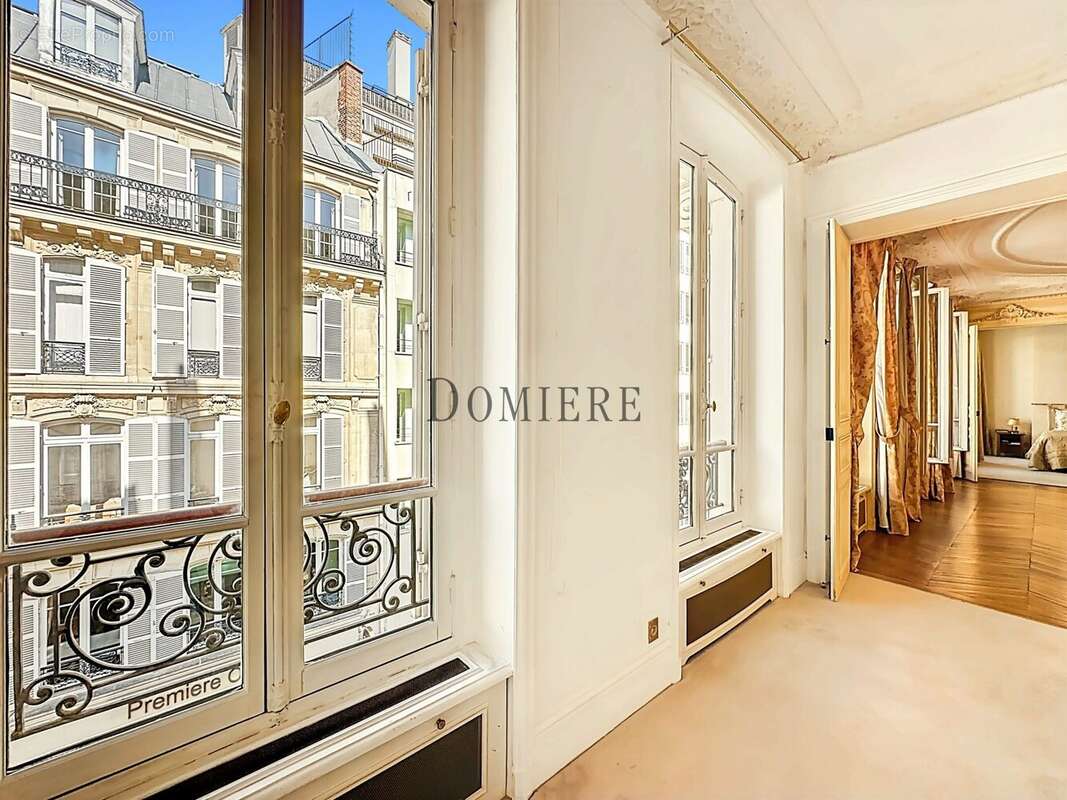 Appartement à PARIS-8E