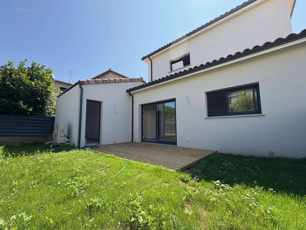 Maison à FROUZINS