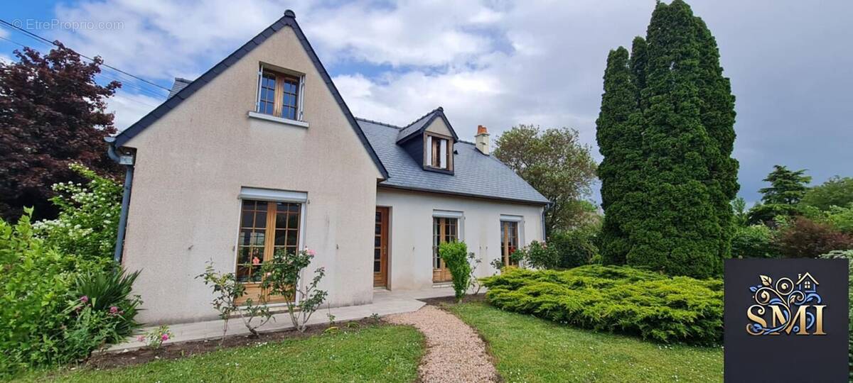 Maison à BENAIS