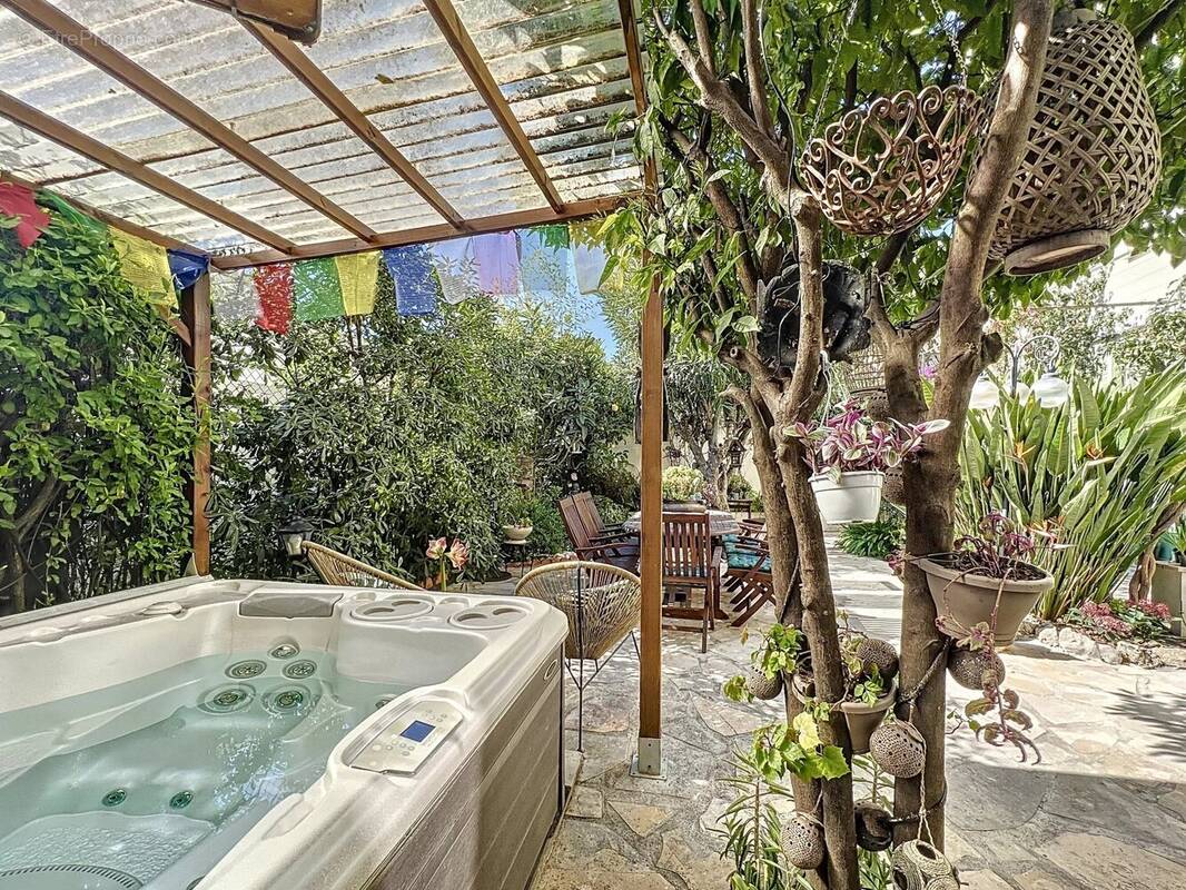 Appartement à LE CANNET