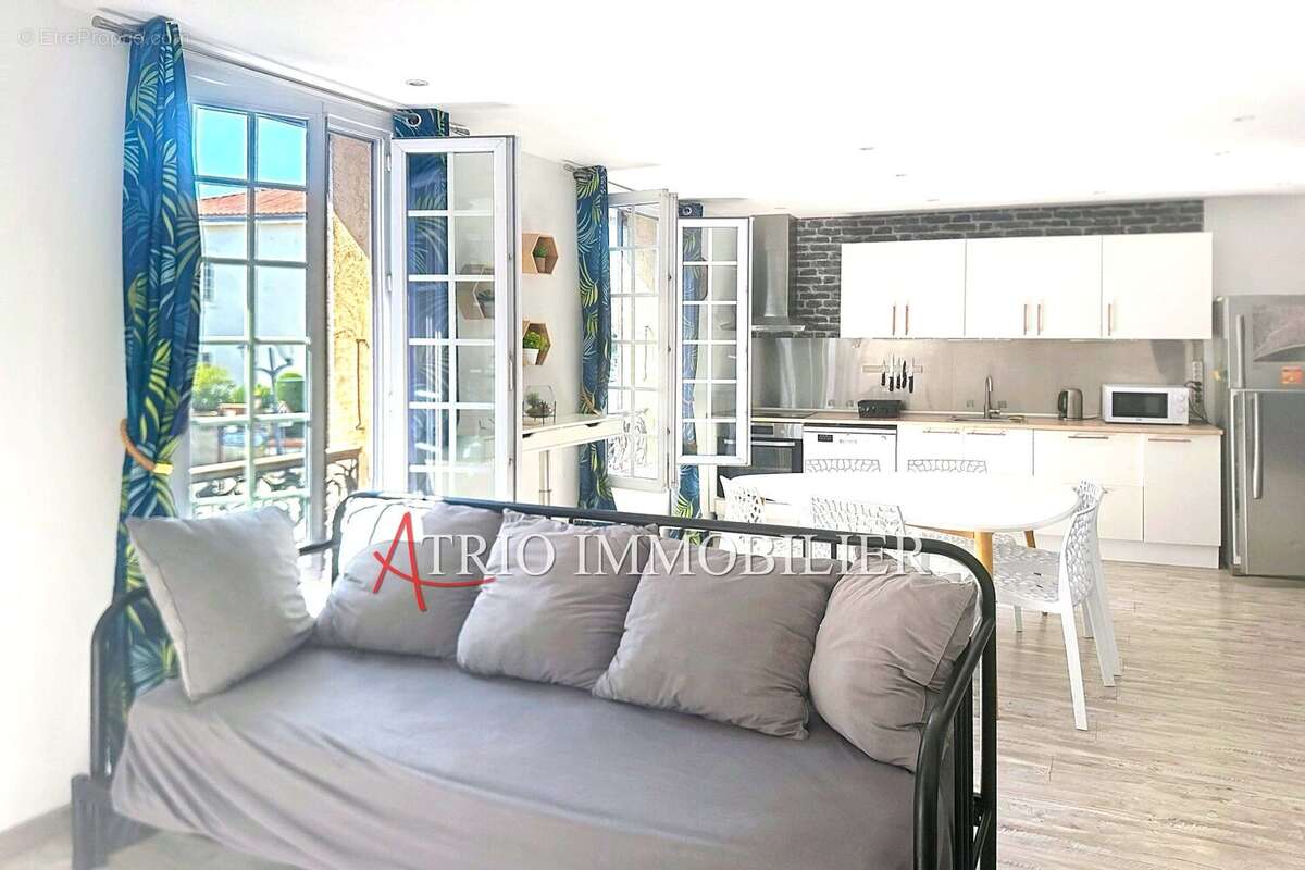Appartement à SAINT-LAURENT-DU-VAR