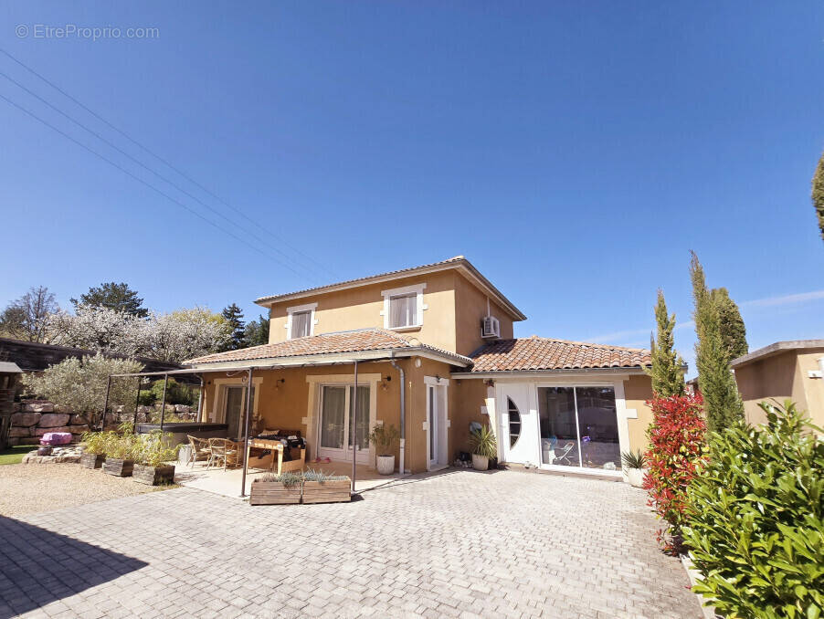 Maison à LACHASSAGNE