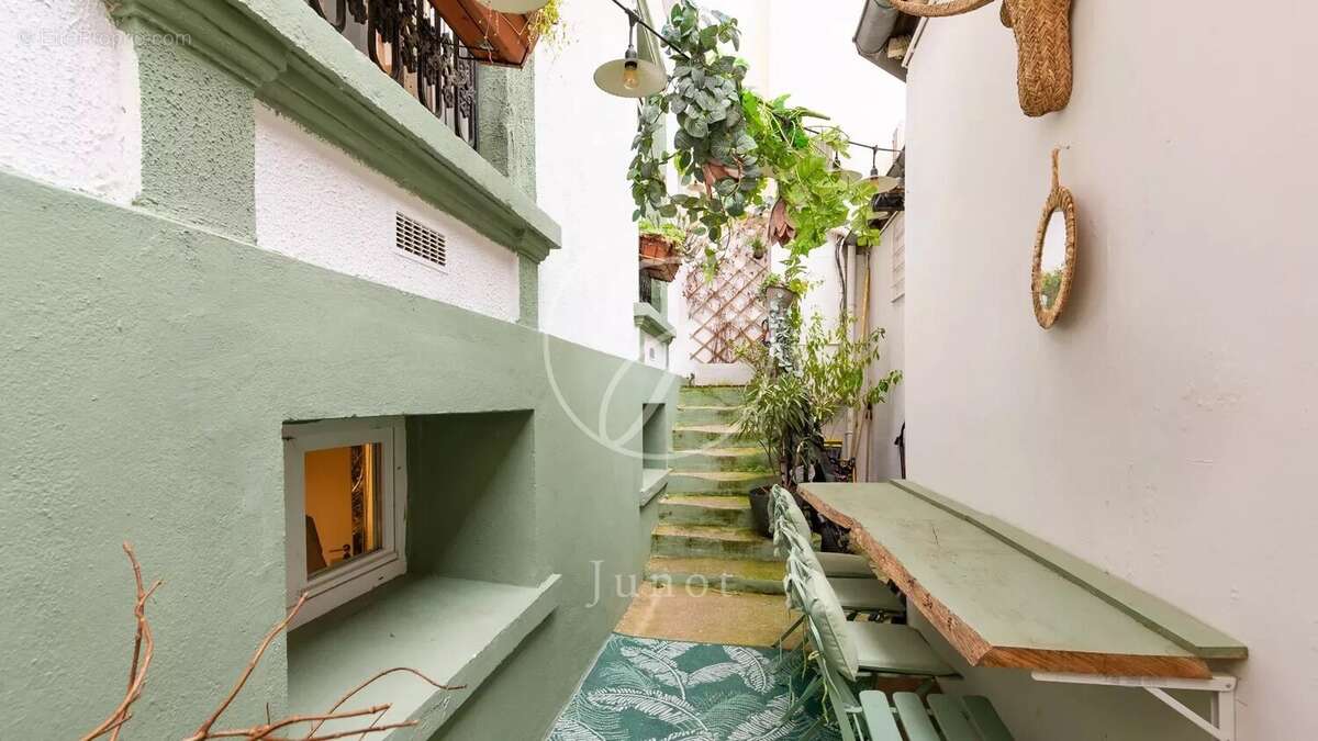 Maison à PARIS-17E