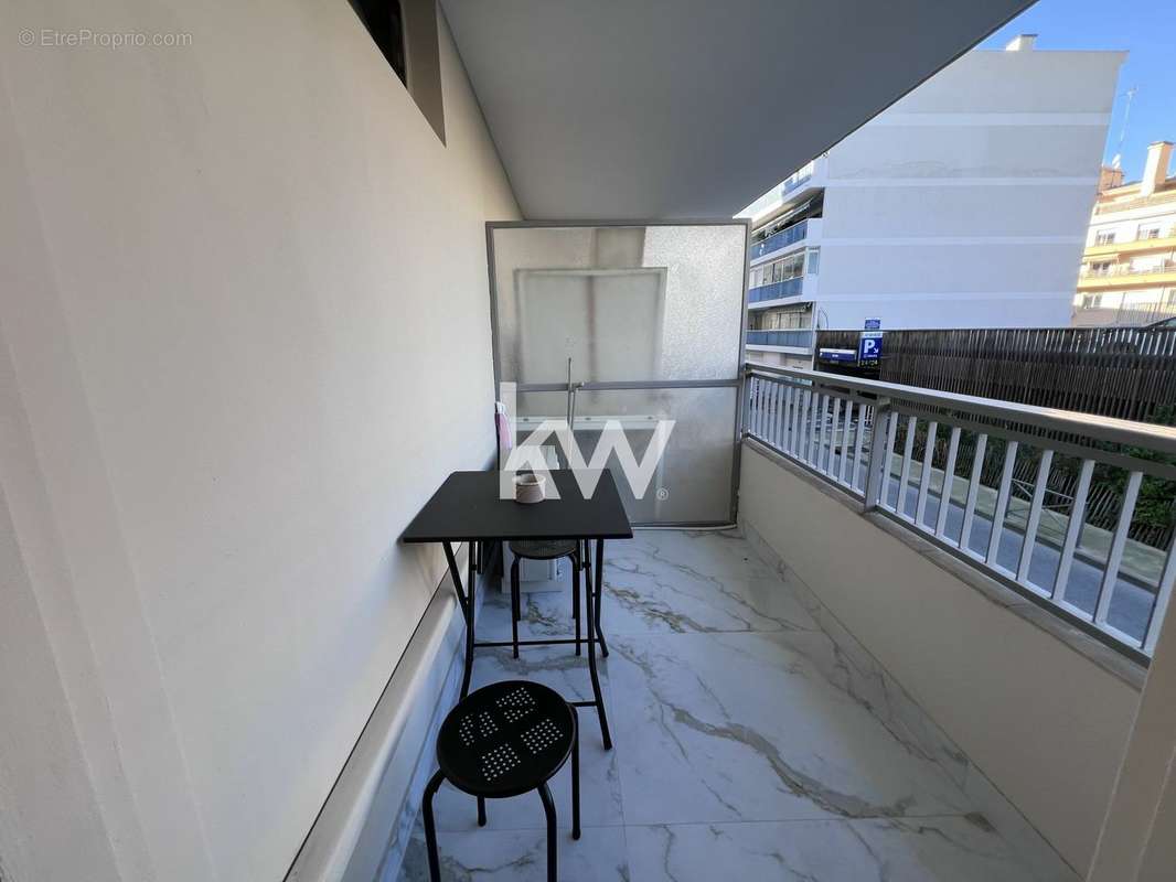 Appartement à VALLAURIS