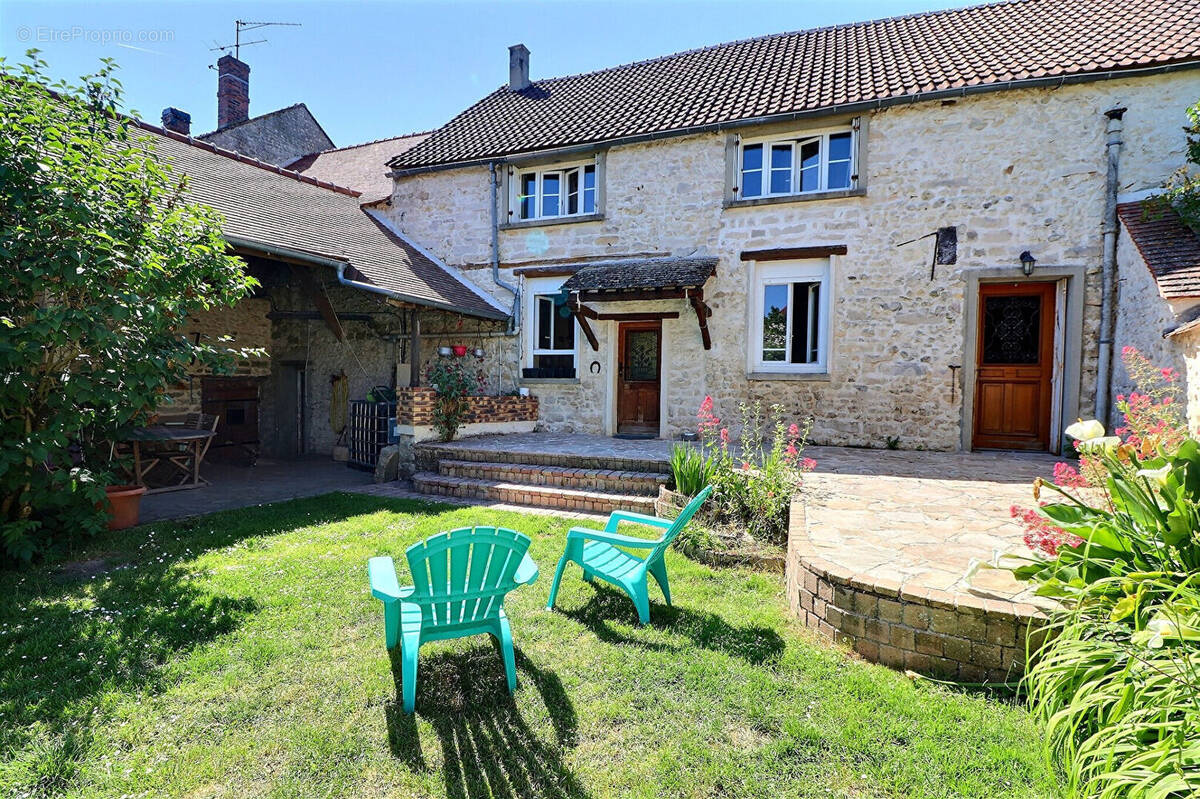Maison à LA FERTE-ALAIS